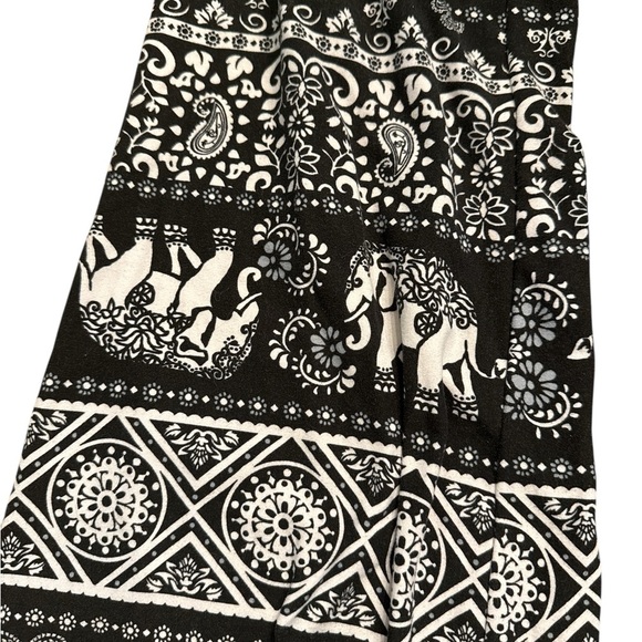 Planet Gold Monochrome Patterned Flare Leggings - Picture 3 of 7